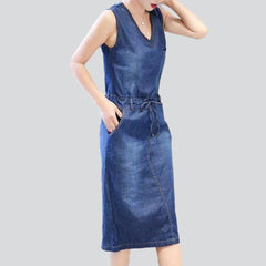 Sleeveless knee-length jeans dress