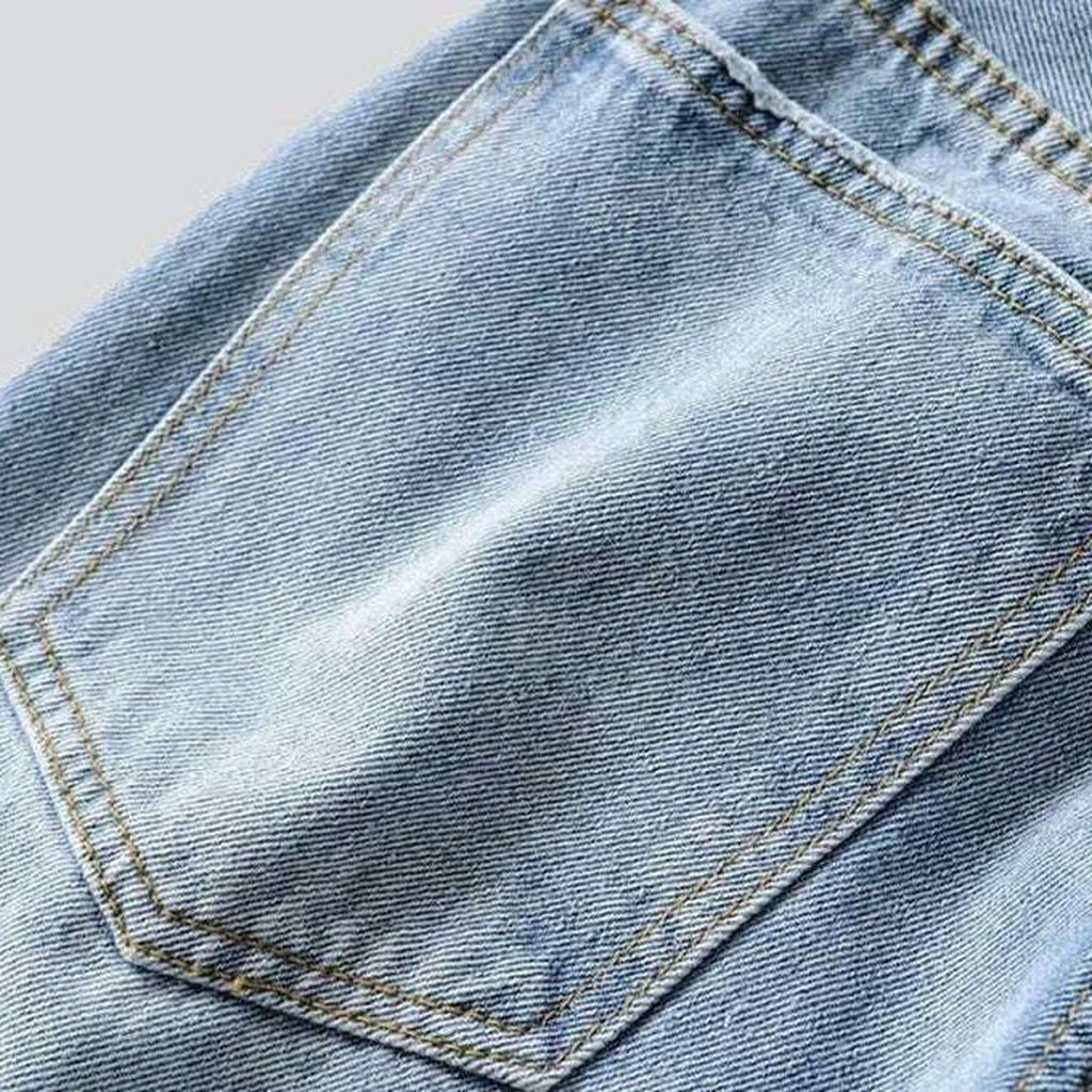 Asymmetrische Damenjeans mit Knöpfen