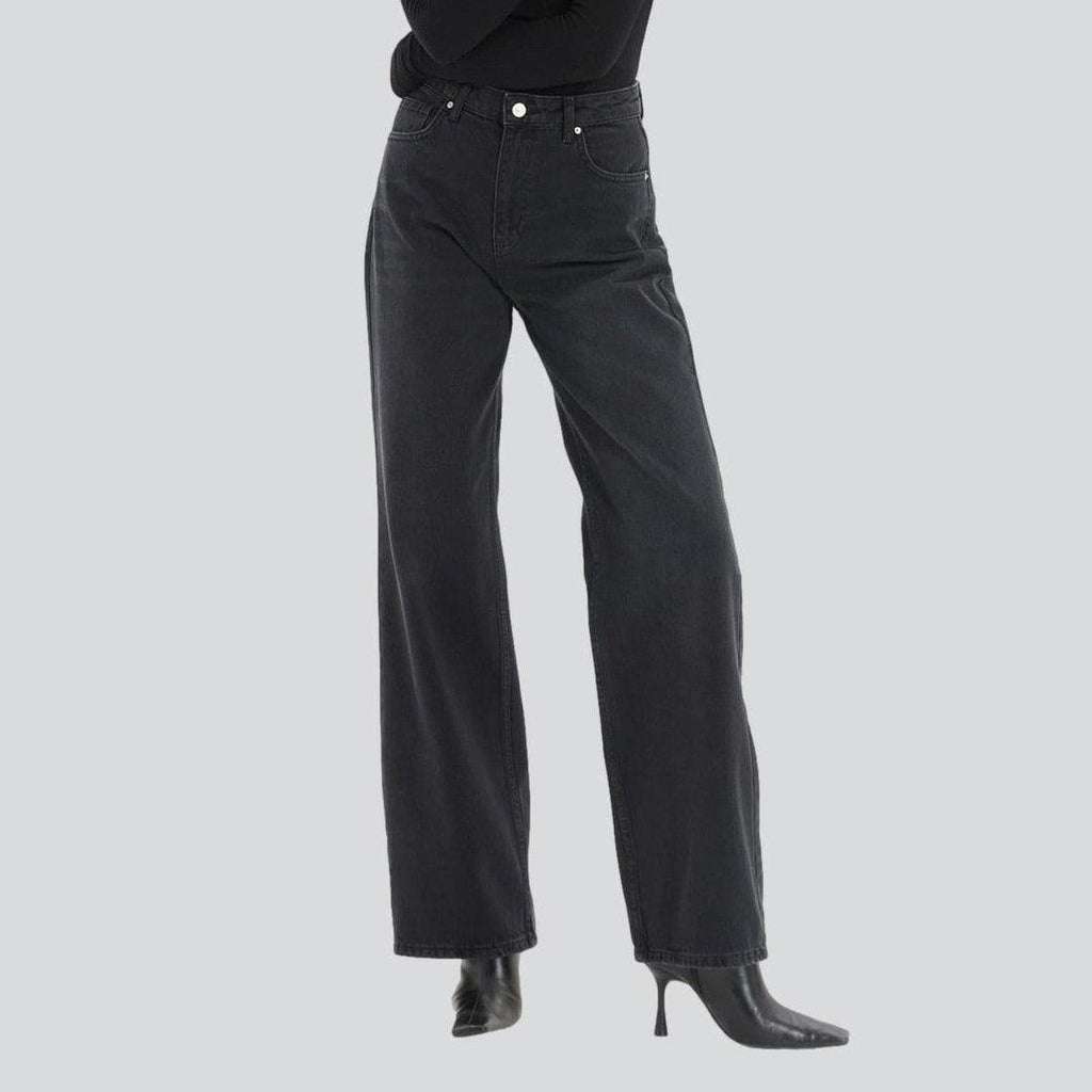 Schwarze Damenjeans mit weitem Bein