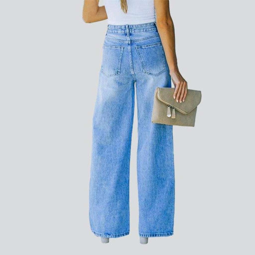 Light wash wide-leg jeans