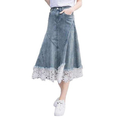 Denim skirt decorated with lace