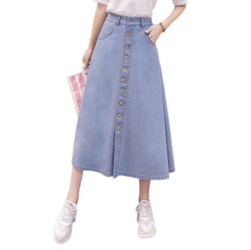 Long women skirt with buttons