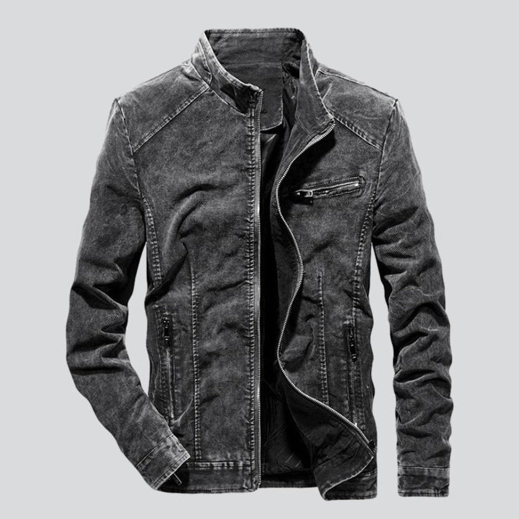 Stylish denim jacket with a zipper